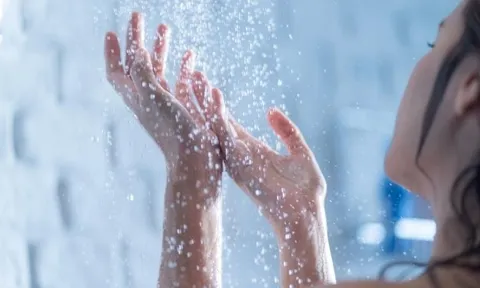 3 sai lầm khi tắm vào mùa đông dễ gây đột quỵ cần bỏ ngay