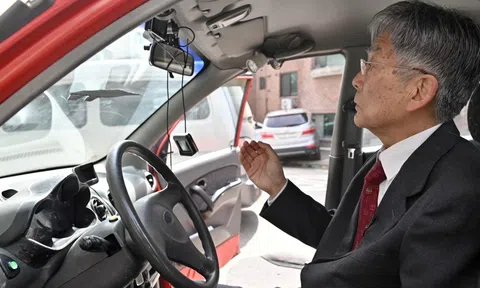 Hàn Quốc bất ngờ kêu gọi những người lớn tuổi từ bỏ bằng lái xe ô tô