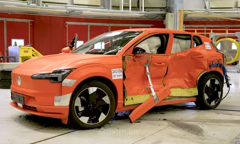 Độc lạ như Volvo, test an toàn xe điện theo cách chả giống ai