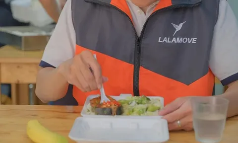 Lalamove Việt Nam đồng hành cùng Quỹ Bông Sen mang "Quán cơm Yên vui & Nụ cười" đến hàng nghìn người khó khăn và đối tác tài xế