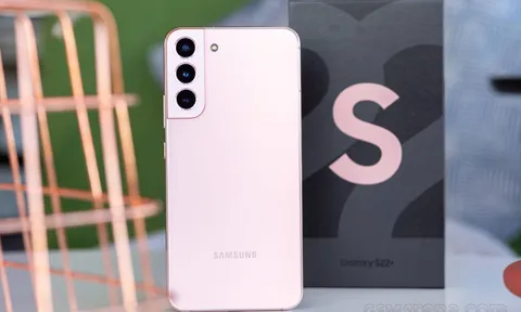 Galaxy S22 Plus đại hạ giá gần chục triệu dịp lễ 30/4, ‘chặt đẹp’ cả iPhone 13 lẫn Xiaomi 13