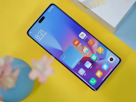 Trên tay Xiaomi Civi 3, thiết kế đẹp hơn iPhone 14 Pro, trang bị khiến Galaxy S23 Ultra bất ngờ