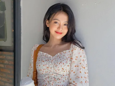 Cứ "triển" 11 mẫu áo này thì outfit mùa hè của bạn sẽ bớt nhạt