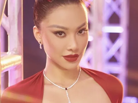 Kim Duyên cuỗm trọn danh xưng 'nữ thần son đỏ': Netizen chốt sổ vương miện quốc tế tới tay Chị