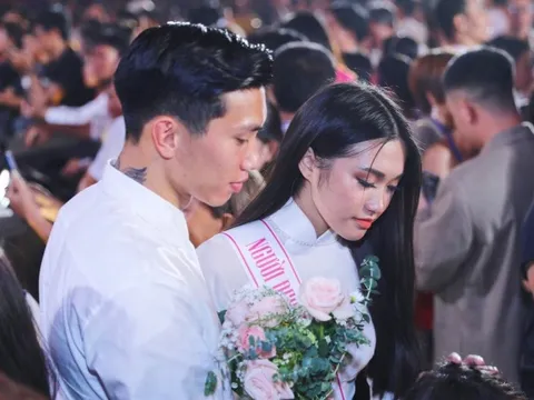 Trầm trồ với nhan sắc và học vấn của bạn gái Đoàn Văn Hậu vừa công khai