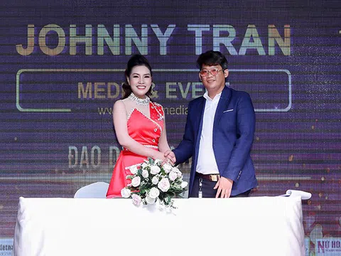 Đạo diễn Johnny Tran hỗ trợ cho Nữ Hoàng Doanh Nhân Đất Việt 2021