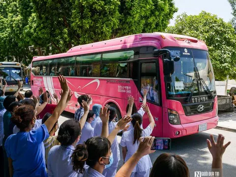 Hà Nội: “Chi viện” gần 200 y, bác sĩ tinh nhuệ vào miền Nam chống dịch