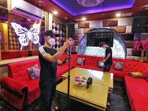 Nóng: TP.HCM tạm ngưng hoạt động karaoke, massage và spa