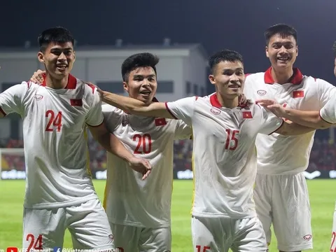 HLV Đinh Thế Nam nói gì sau chiến thắng 7-0 trước Singapore?