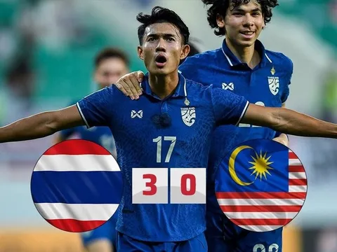 Hủy diệt Malaysia, U23 Thái Lan vươn lên đầu bảng