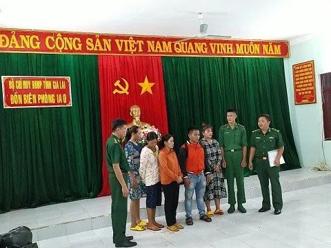 Hạnh phúc ngày trở về của nạn nhân bị lừa bán ra nước ngoài