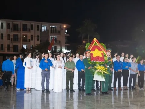 Thí sinh Miss World Vietnam 2022 dâng hương tại nghĩa trang liệt sĩ Tp.Quy Nhơn