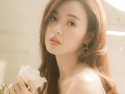 Hot girl Midu lên tiếng về tin đồn có thai khi chưa lập gia đình