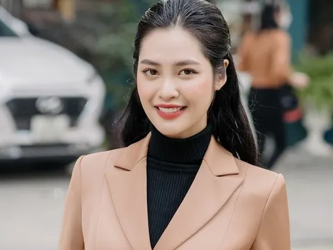 Vấp phải phản ứng trái chiều khi làm MC, Hoa hậu Nông Thúy Hằng nói gì?