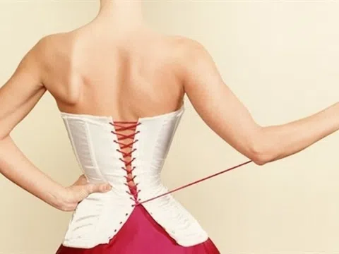 1001 cách giảm cân: Hiểm họa từ trào lưu mặc corset để có eo con kiến