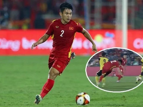 Bị U23 Malaysia đá xấu, Văn Xuân nghi chấn thương nặng vùng dây chằng