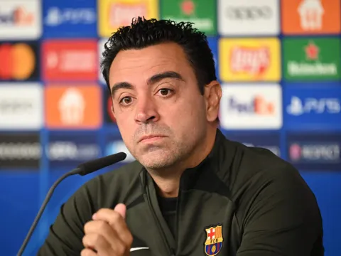 Xavi lên tiếng tiết lộ lý do 'quay xe' đế ở lại Barcelona