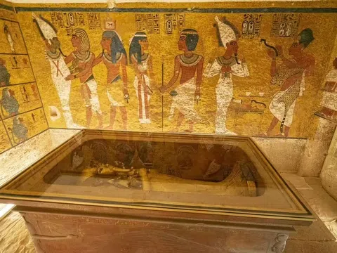 Bí ẩn ngôi mộ của Tutankhamun được giải đáp sau khi các nhà Ai Cập học khám phá ra điều đáng kinh ngạc