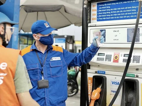 Giá xăng dầu giảm nhẹ sau 2 lần điều chỉnh giữ nguyên