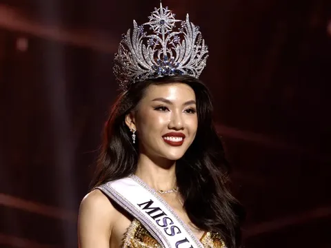Bùi Quỳnh Hoa đăng quang Miss Universe Vietnam 2023