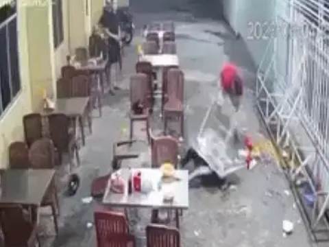 Truy tìm kẻ hành hung, đánh đập dã man một người phụ nữ tại quán ăn