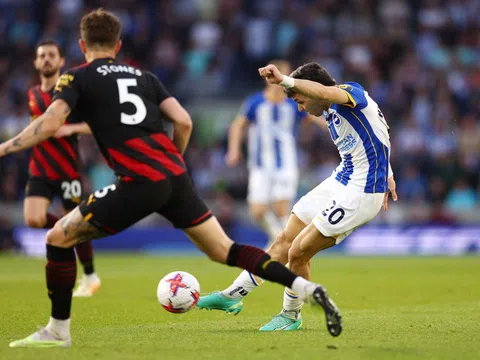 Haaland bị VAR ‘quay lưng’, Man City để Brighton cầm hoà với siêu phẩm sút xa