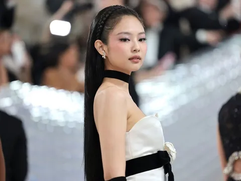 Xuất hiện lần đầu tại Met Gala, Jennie lọt Top sao mặc đẹp nhất, ngang hàng với dàn sao Hollywood