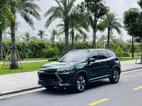 ‘Kẻ thách thức’ Mazda CX-5 mạnh tay giảm giá thu hút khách Việt, chỉ còn rẻ ngang Kia Seltos