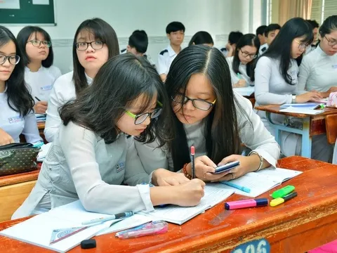 Lúng túng đổi tổ hợp môn học, học sinh chương trình mới phải làm gì?