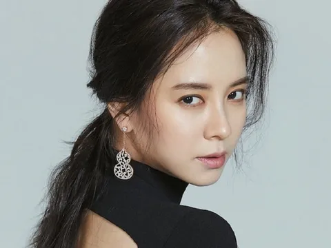 Song Ji Hyo chính thức khởi kiện công ty quản lý cũ vì nợ lương