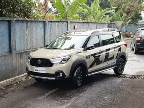 Lộ diện ảnh thực tế Suzuki XL7 Hybrid 2023