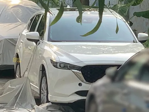 Mazda CX-5 2023 tiếp tục lộ diện tại Việt Nam: Nâng cấp ngoại thất, ngày ra mắt không còn xa