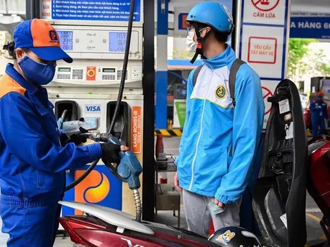 Giá xăng dầu hôm nay đồng loạt tăng trở lại