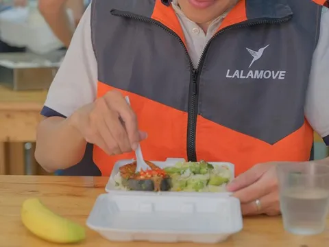 Lalamove Việt Nam đồng hành cùng Quỹ Bông Sen mang "Quán cơm Yên vui & Nụ cười" đến hàng nghìn người khó khăn và đối tác tài xế