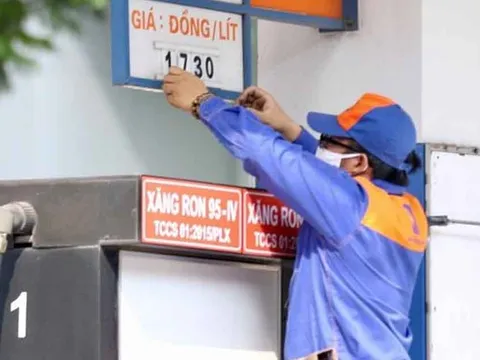 Giá xăng dầu hôm nay ngày 12/4: Tiếp tục tăng mạnh