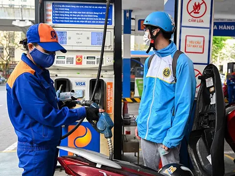 Giá xăng dầu hôm nay ngày 14/4: Tiếp tục quay đầu giảm