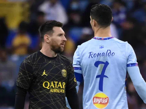 Vượt mặt Ronaldo, Messi đi vào lịch sử với kỷ lục vô tiền khoáng hậu