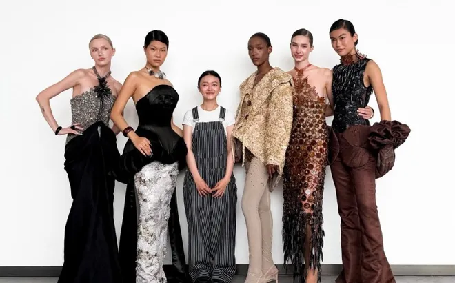 Đồ án thời trang của sinh viên Việt khiến mạng xã hội trầm trồ: "Cứ ngỡ đang xem Met Gala"